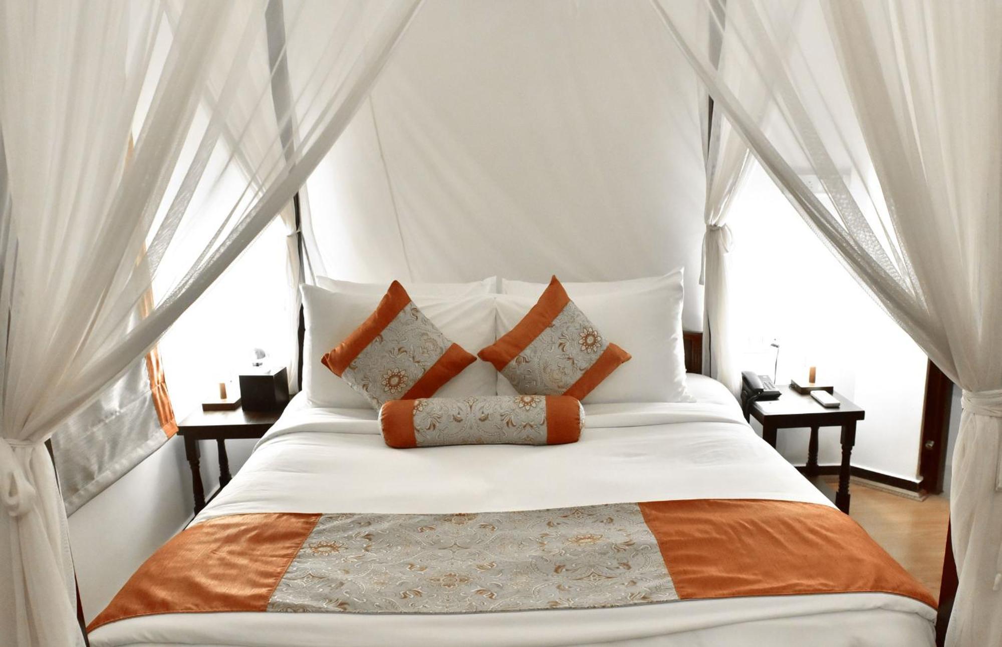 Niraamaya Wellness Retreats, Surya Samudra, Ковалам Экстерьер фото