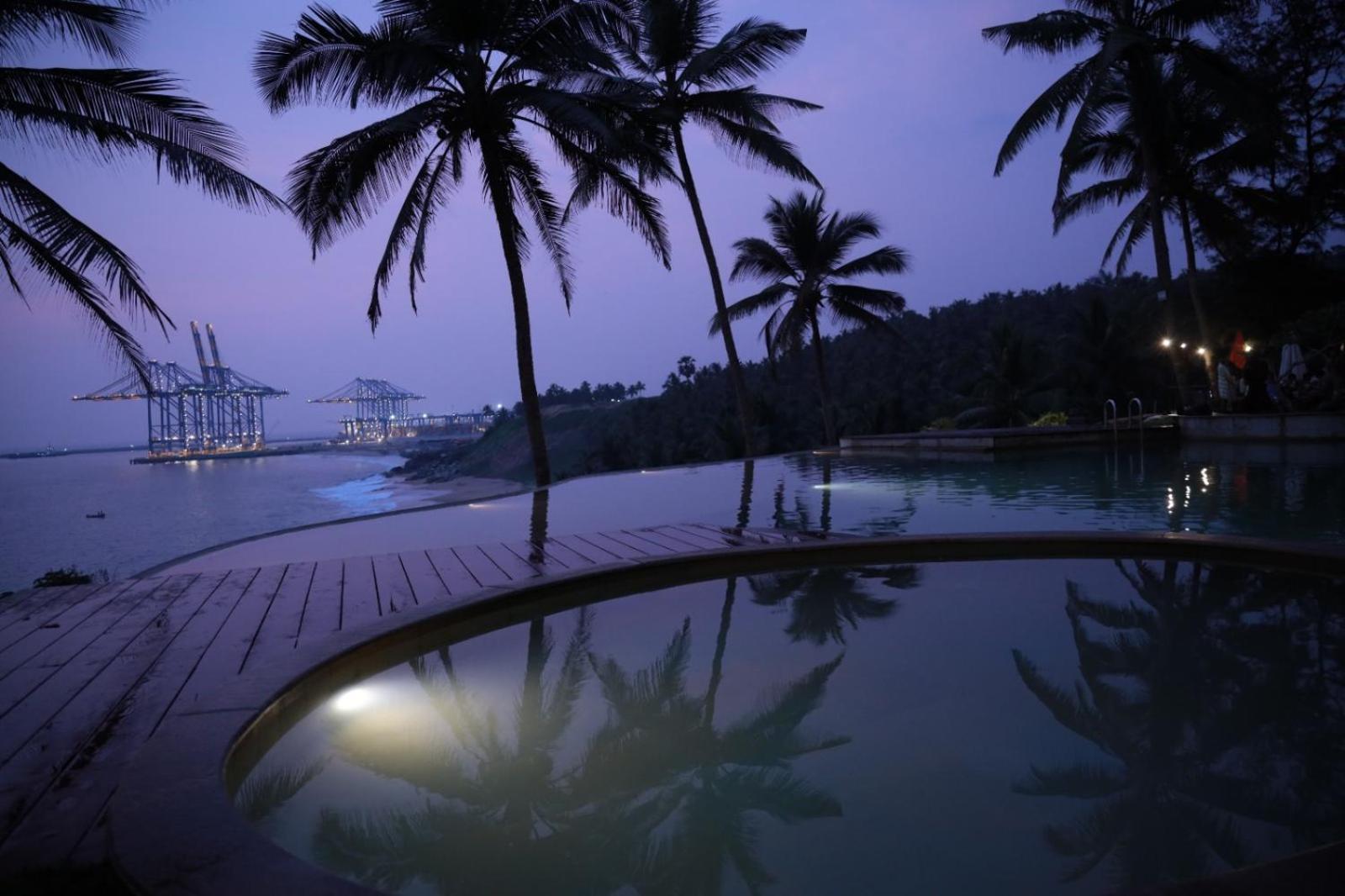 Niraamaya Wellness Retreats, Surya Samudra, Ковалам Экстерьер фото