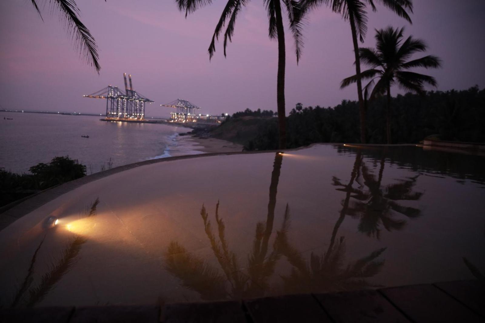 Niraamaya Wellness Retreats, Surya Samudra, Ковалам Экстерьер фото