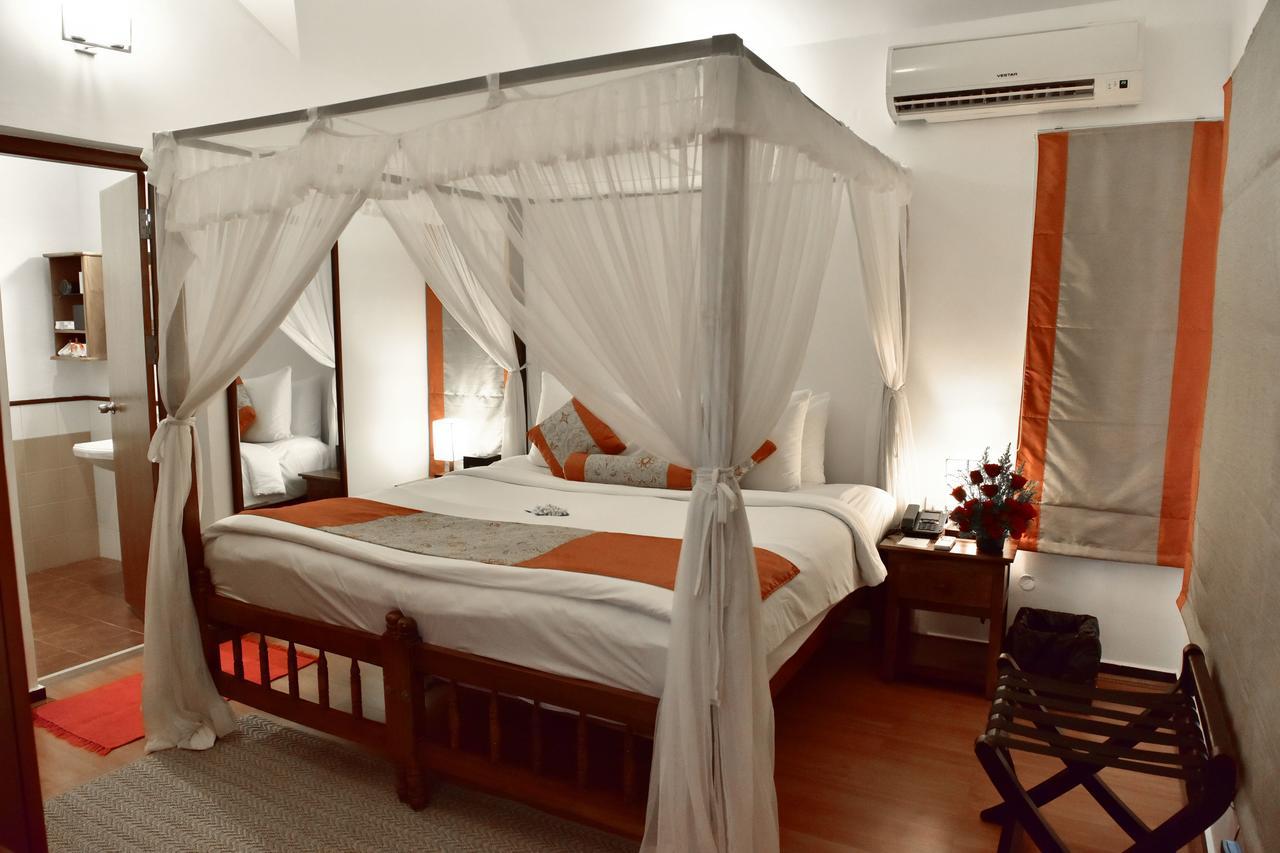 Niraamaya Wellness Retreats, Surya Samudra, Ковалам Экстерьер фото